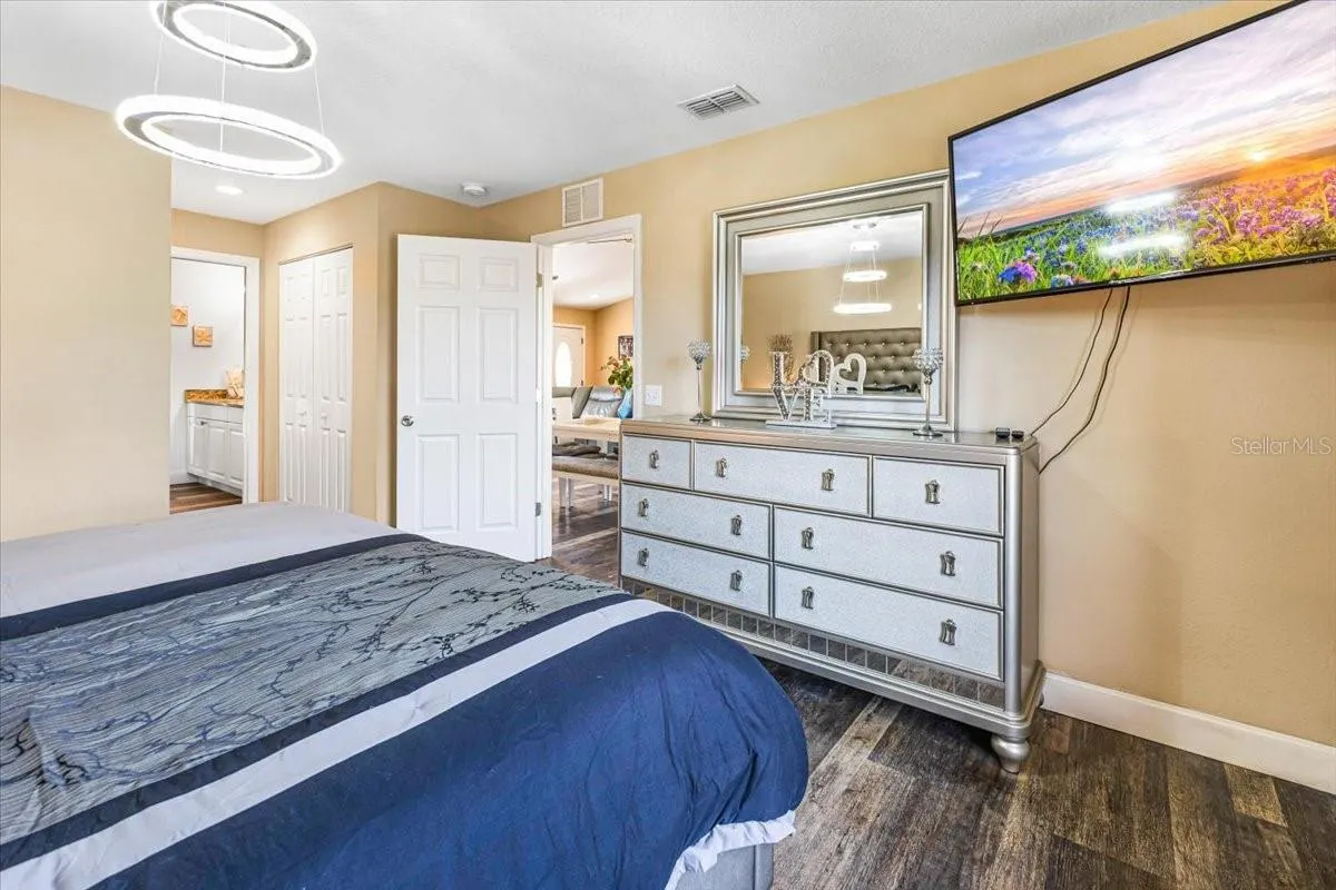 11130 MAGDALENA AVE