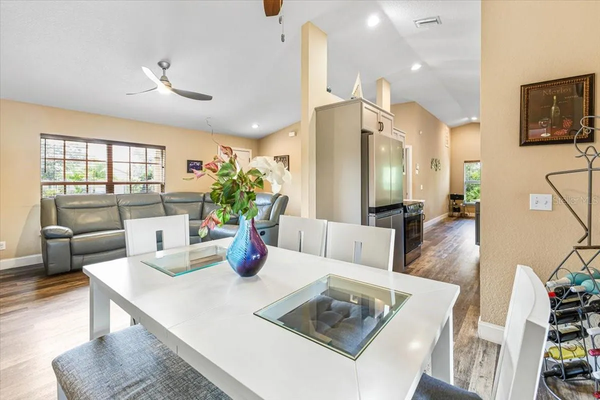 11130 MAGDALENA AVE