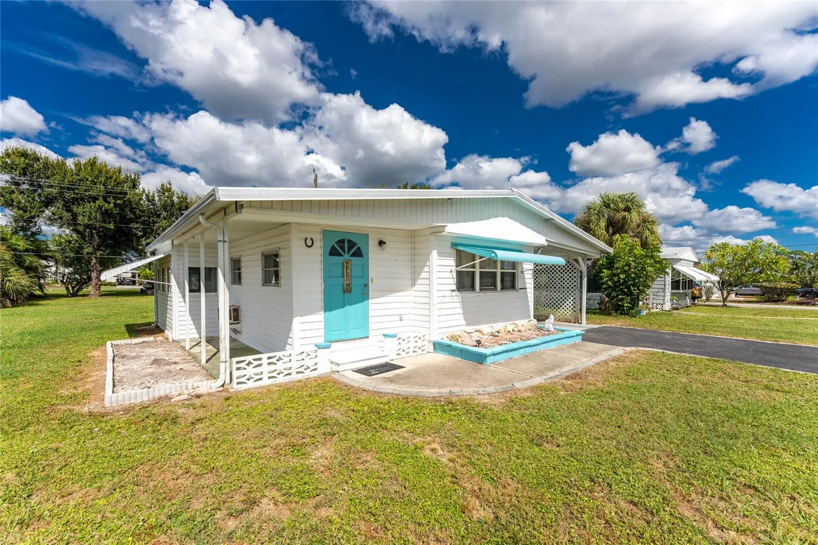 315 CALLE LIANA