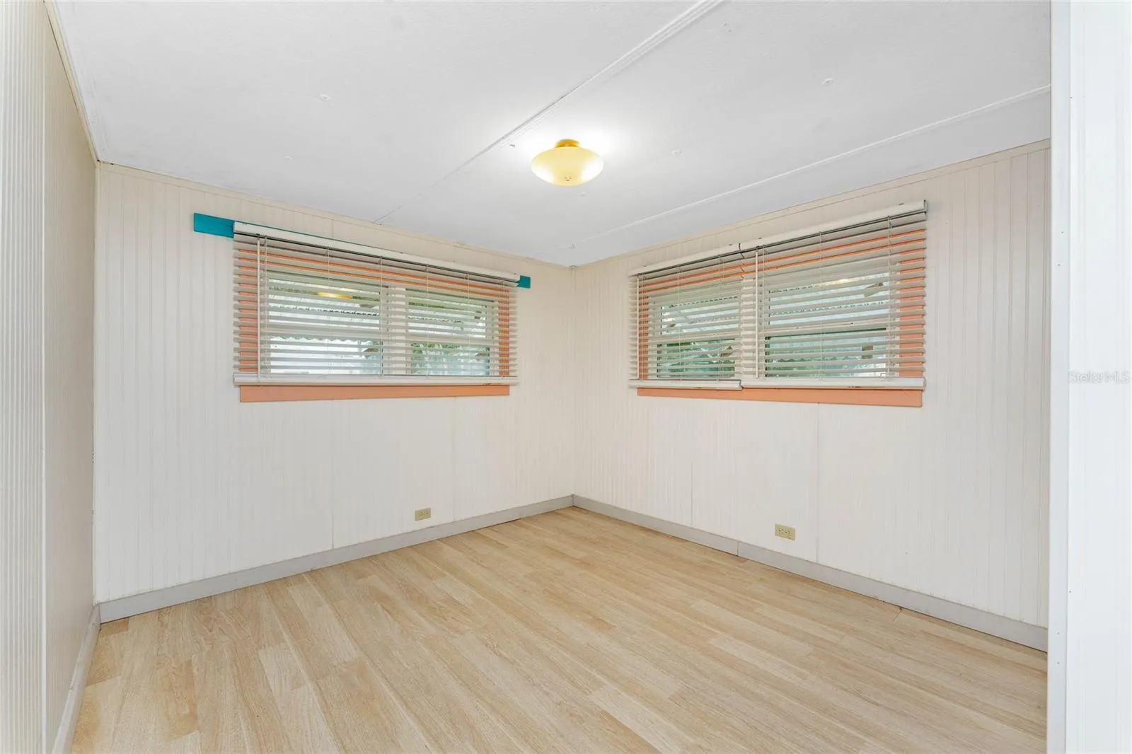 315 CALLE LIANA