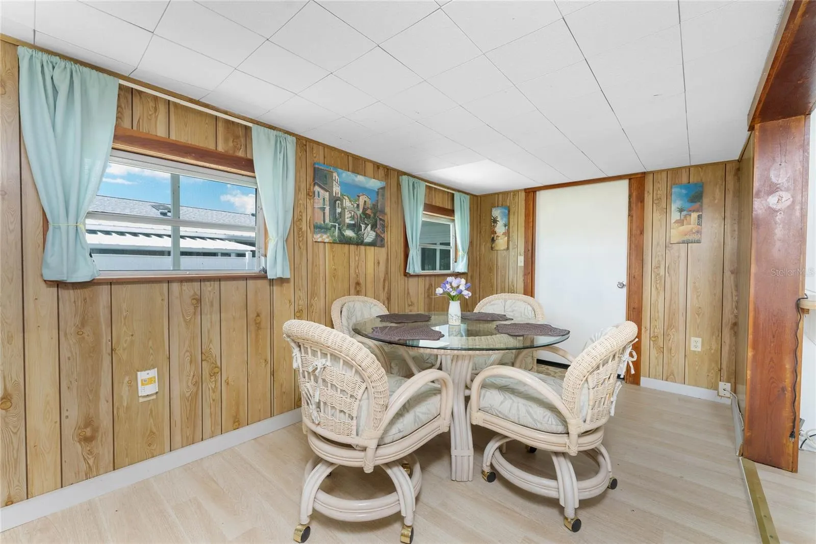 315 CALLE LIANA