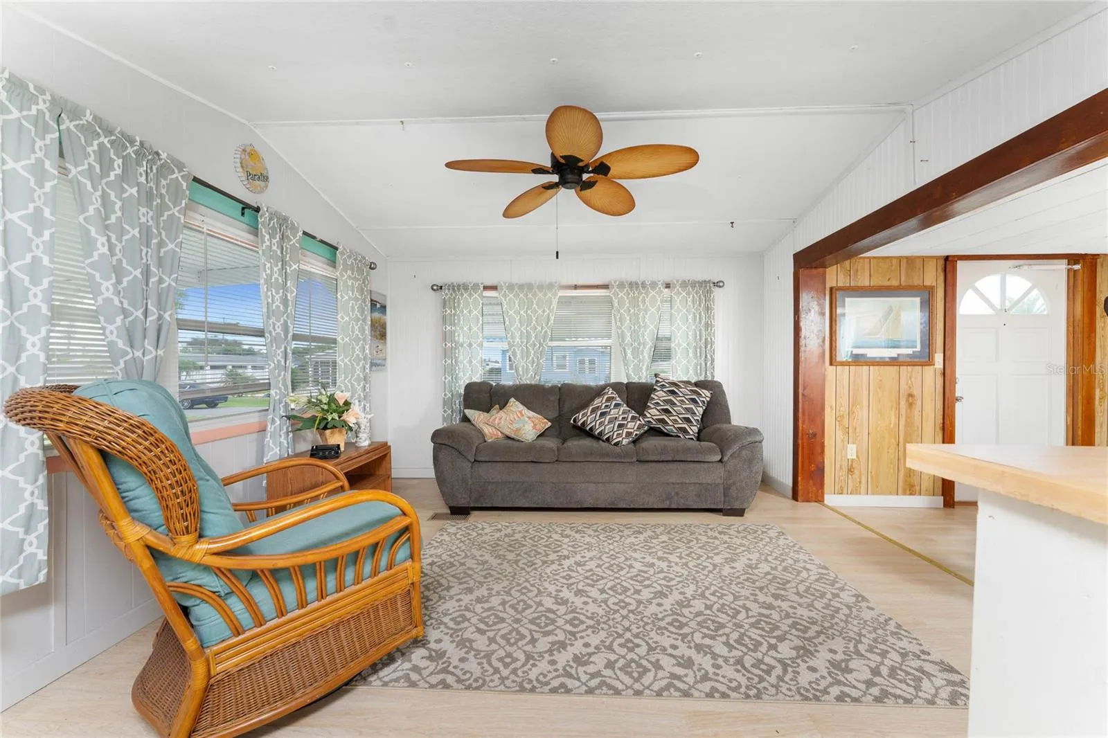315 CALLE LIANA