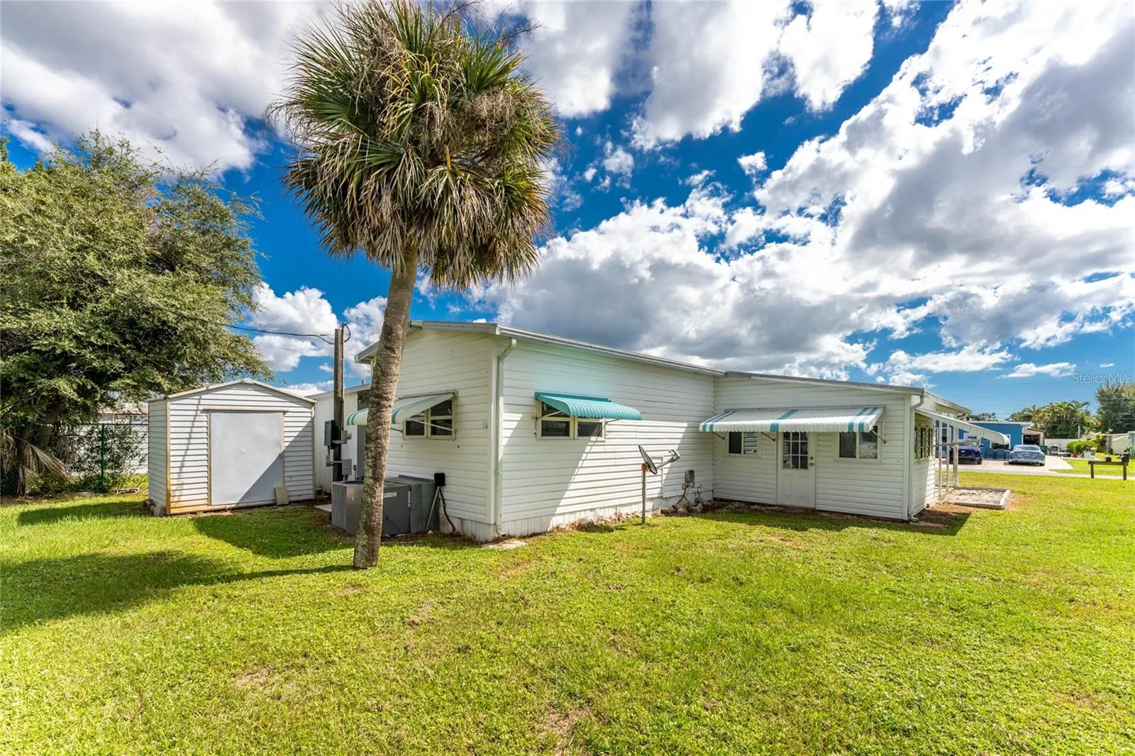 315 CALLE LIANA