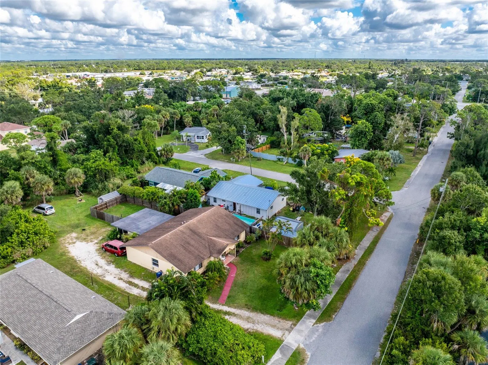 120 W PERRY LN