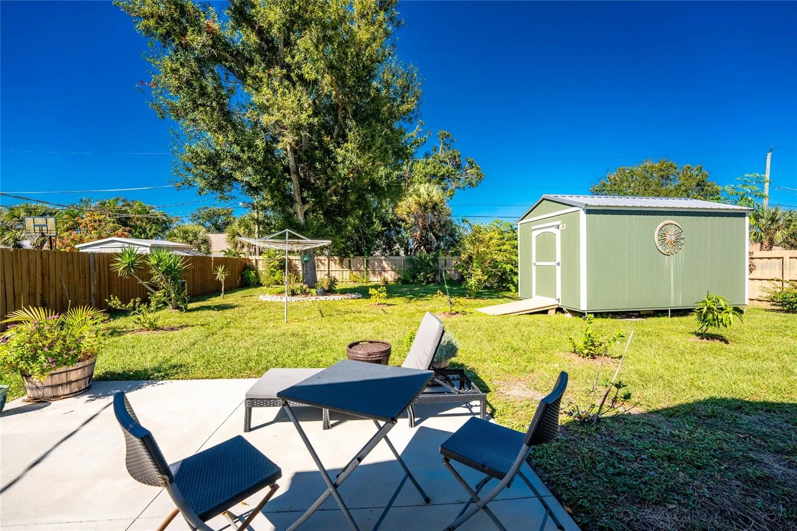786 CARLA DR