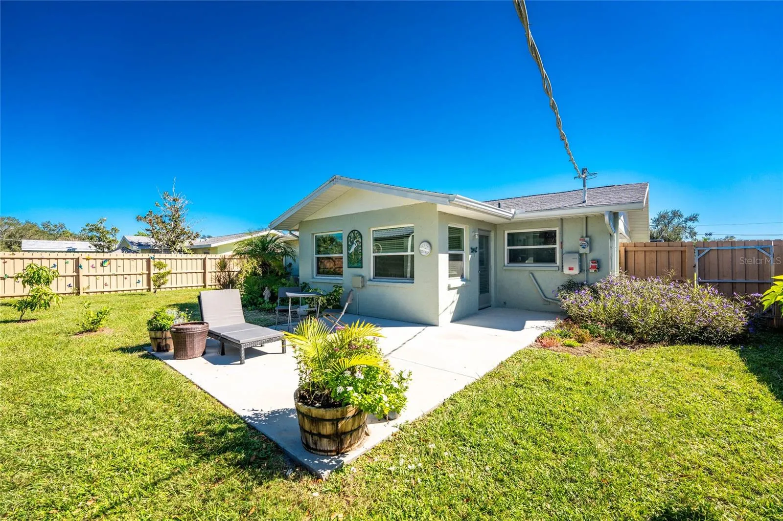 786 CARLA DR