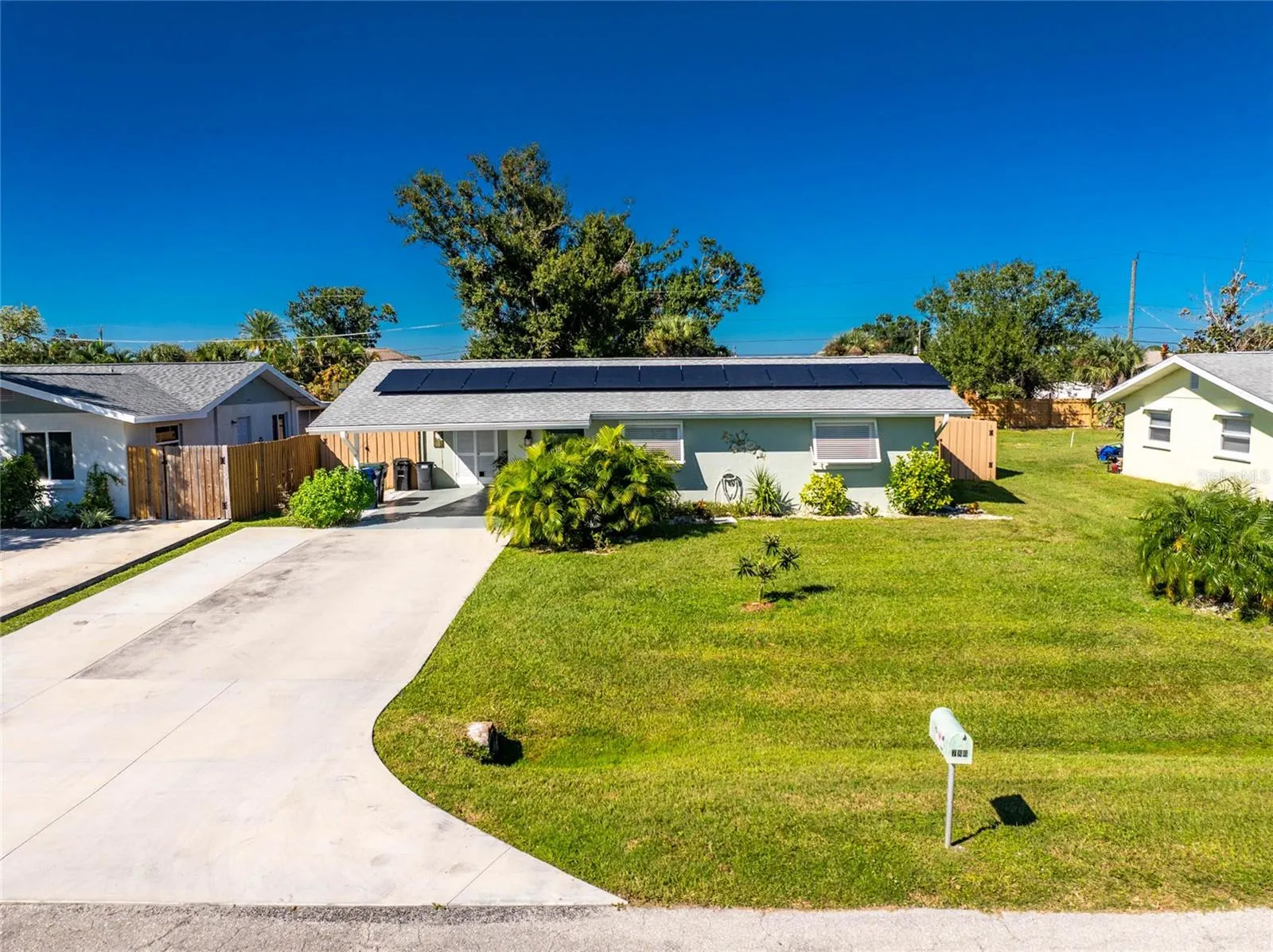 786 CARLA DR