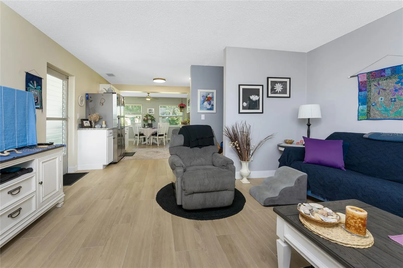 786 CARLA DR