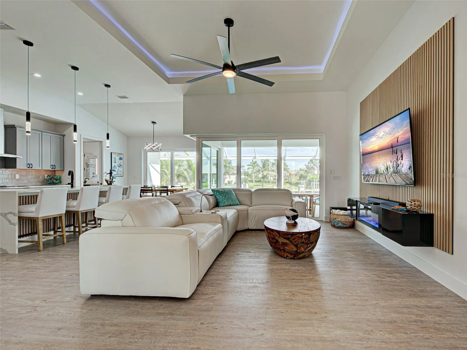 8250 ARLEWOOD CIR