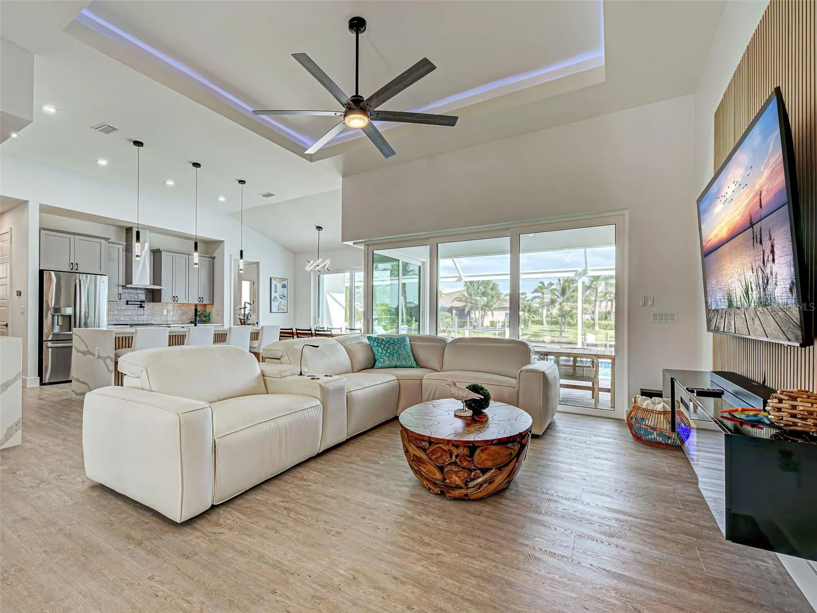 8250 ARLEWOOD CIR