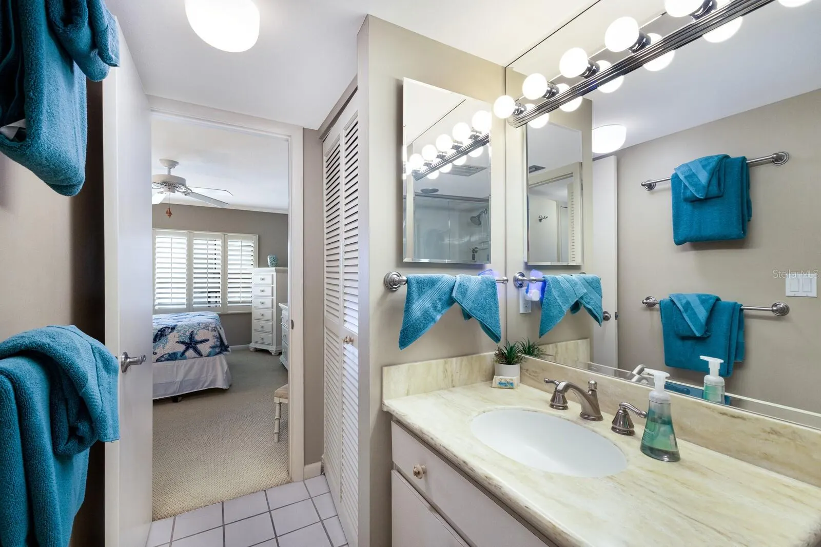 5700 GULF SHORES DR #B-137, #B-137