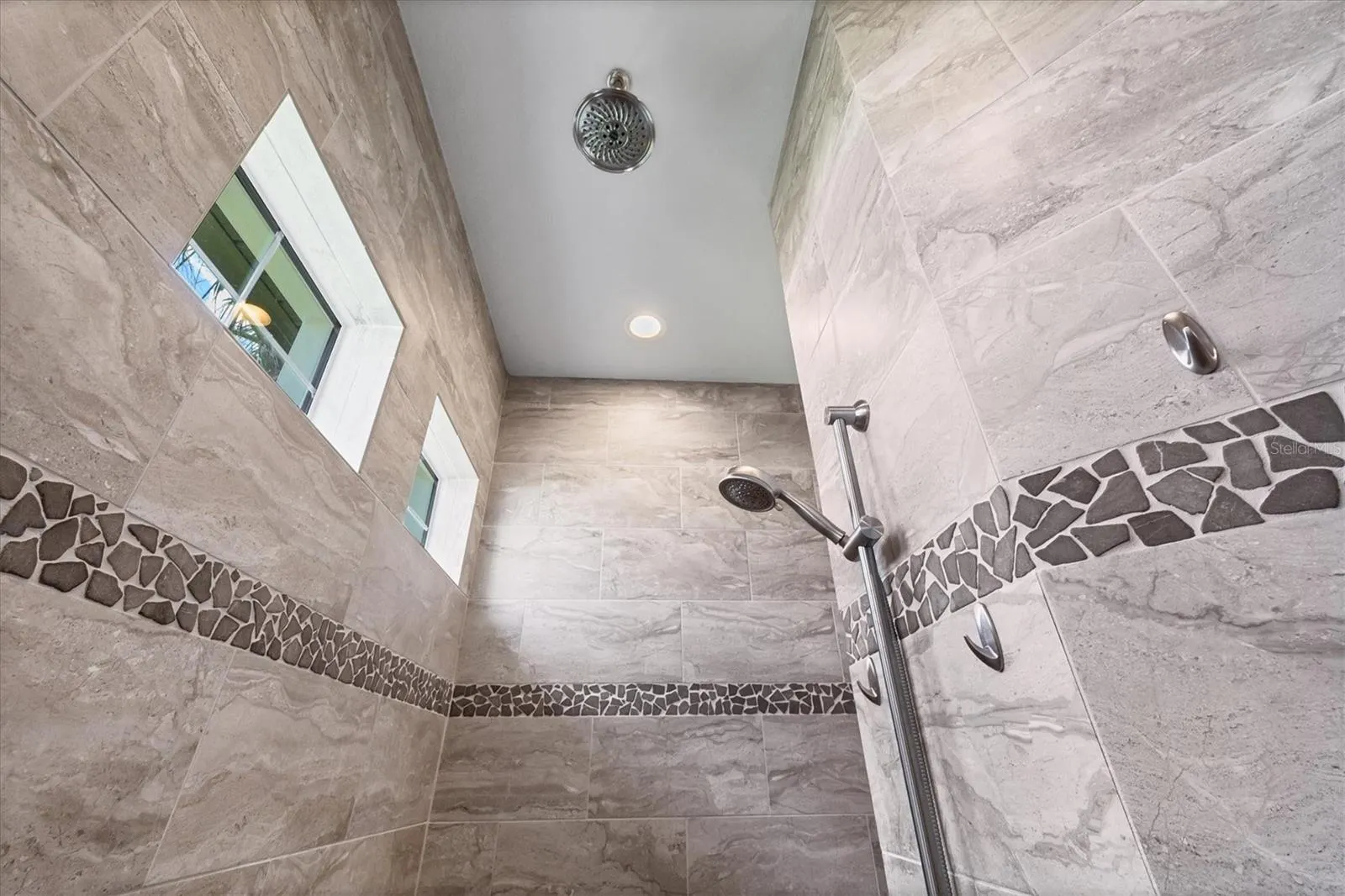9241 SANTA LUCIA DR