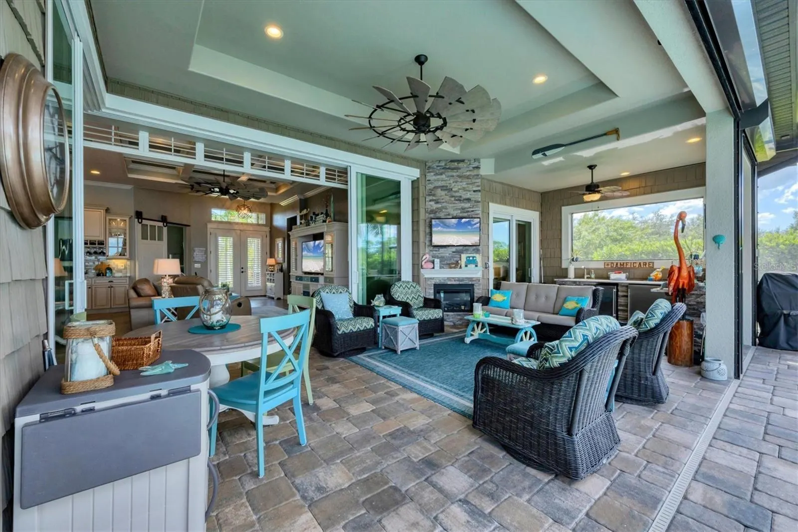 9241 SANTA LUCIA DR