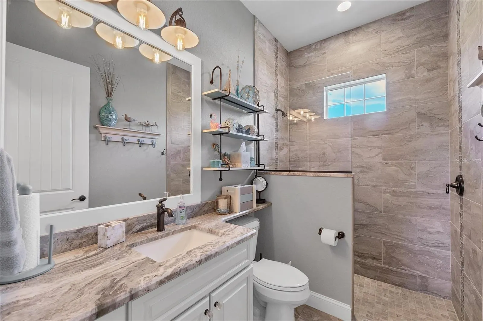 9241 SANTA LUCIA DR