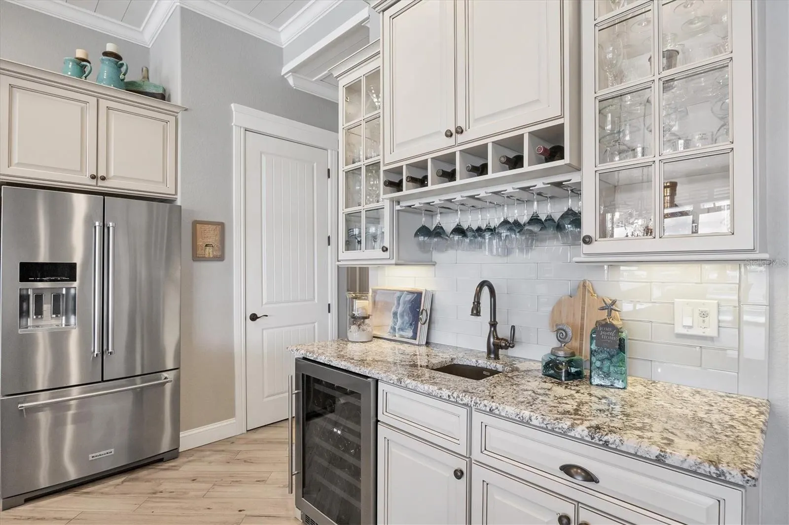 9241 SANTA LUCIA DR