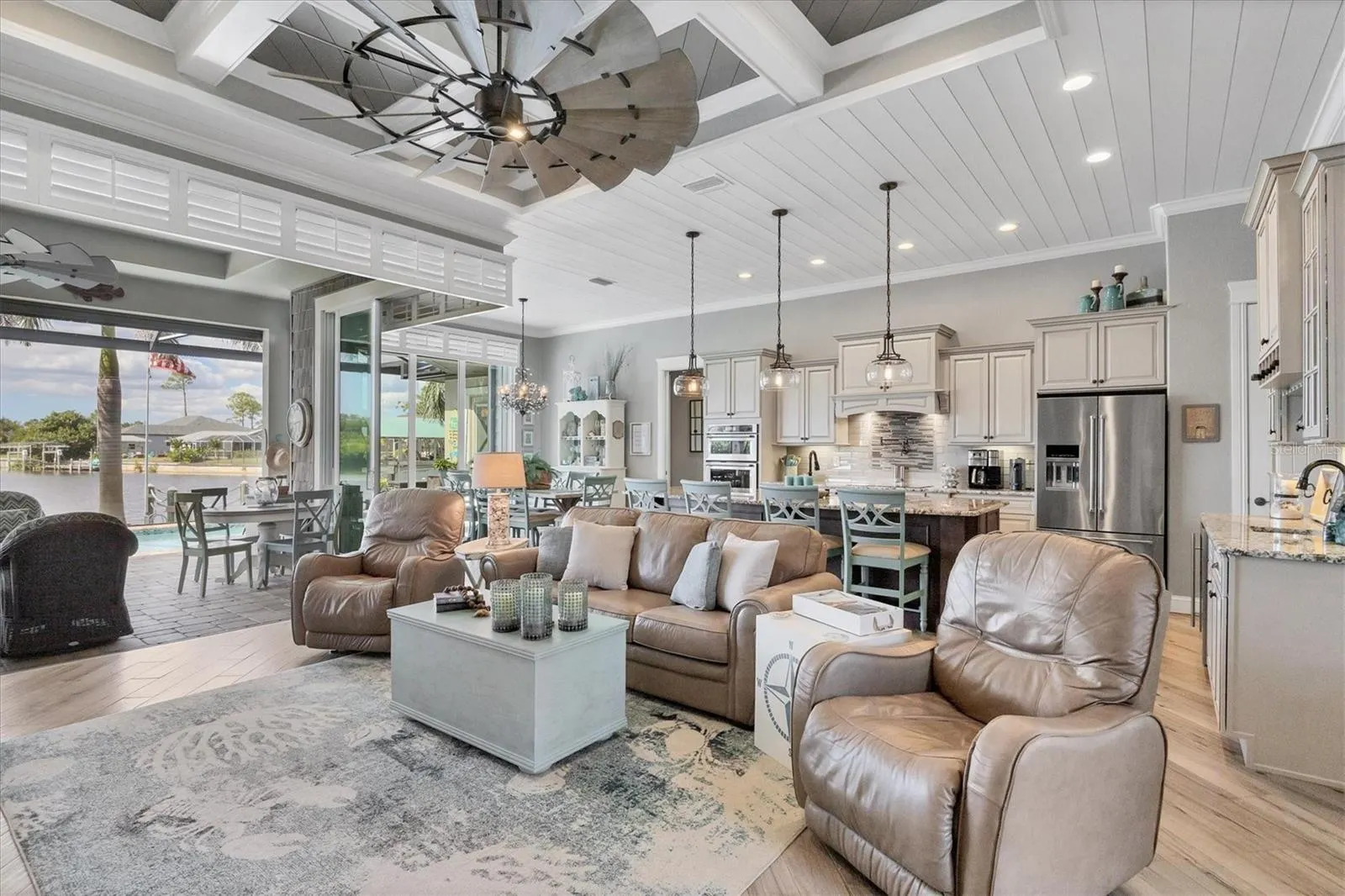 9241 SANTA LUCIA DR