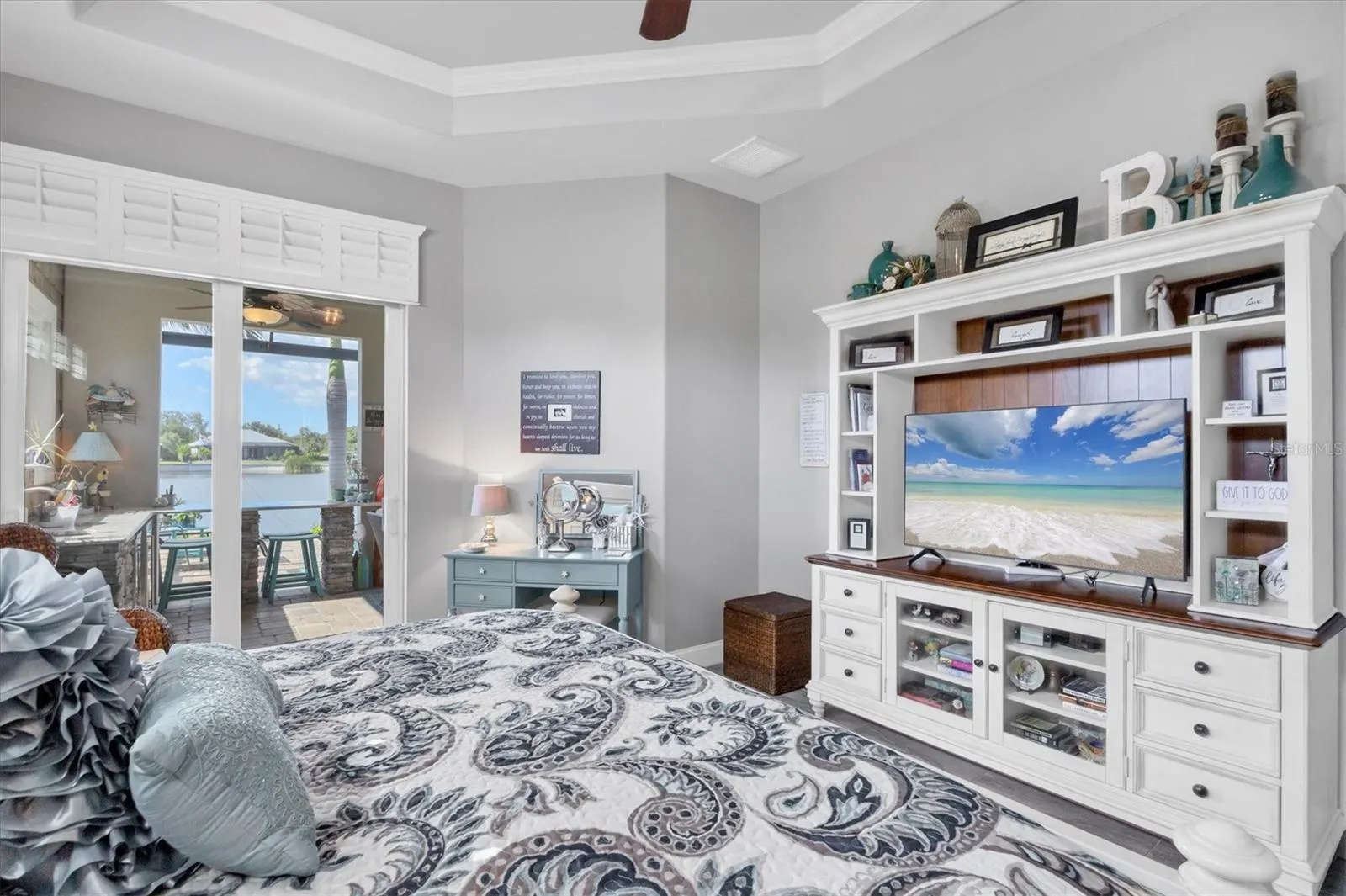 9241 SANTA LUCIA DR