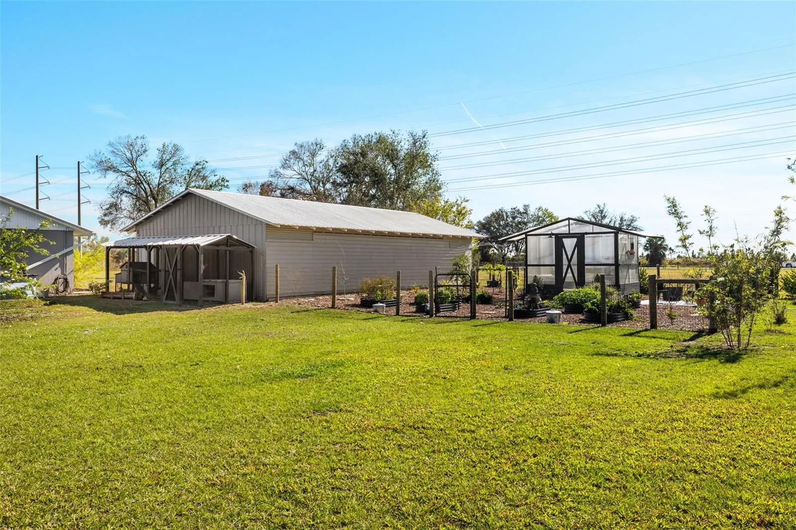 2222 SE MCCLELLAND DRIVE