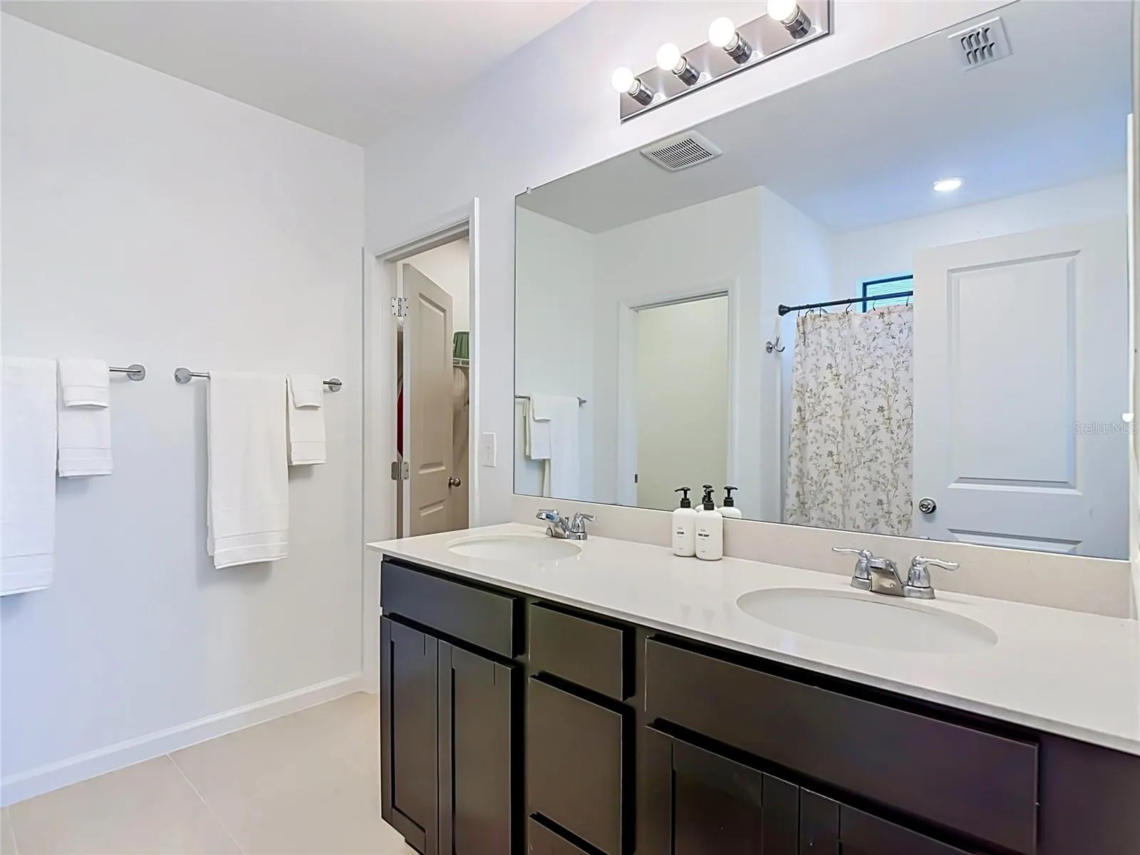 1211 CALOOSA COVE DR