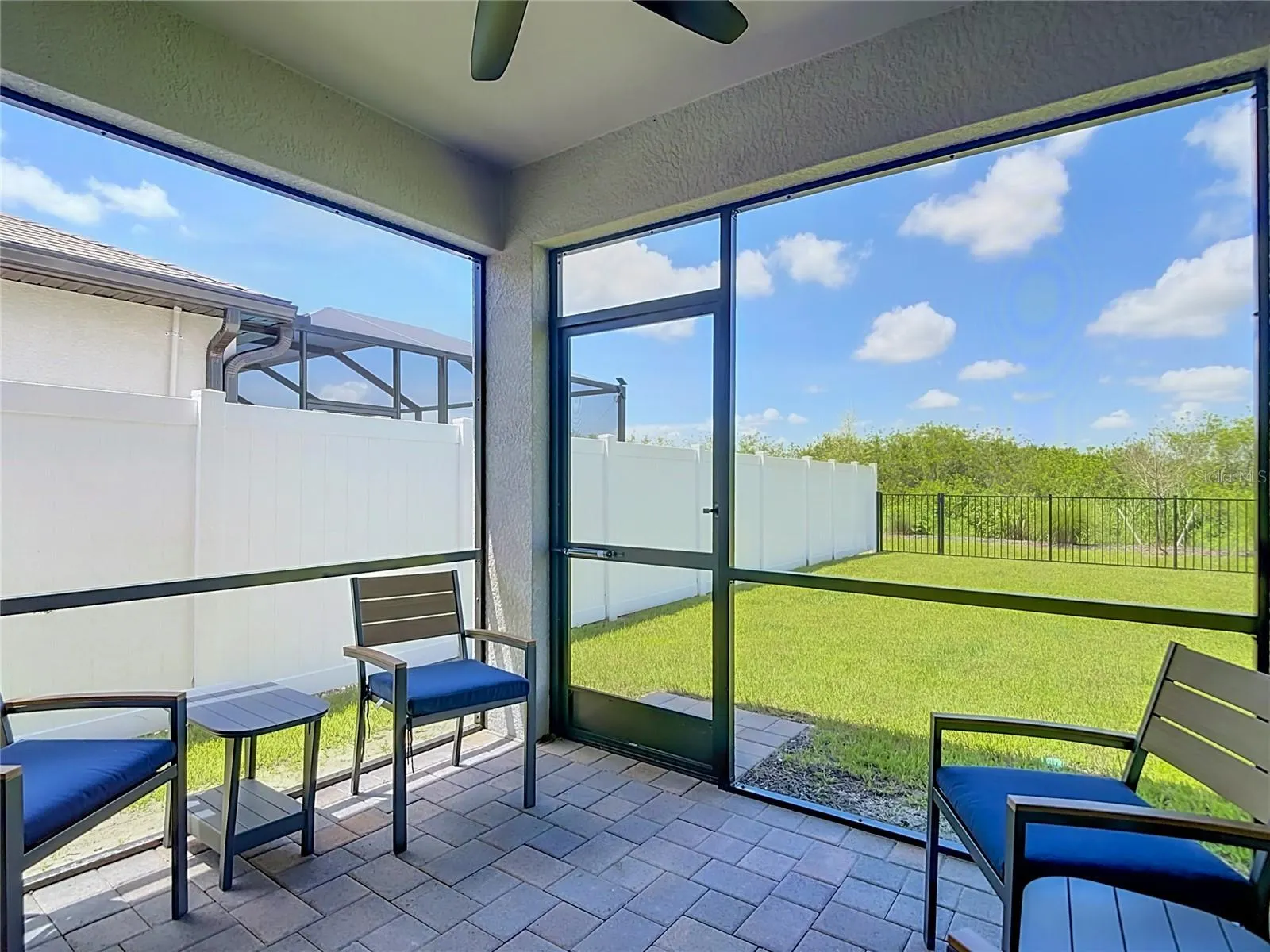 1211 CALOOSA COVE DR