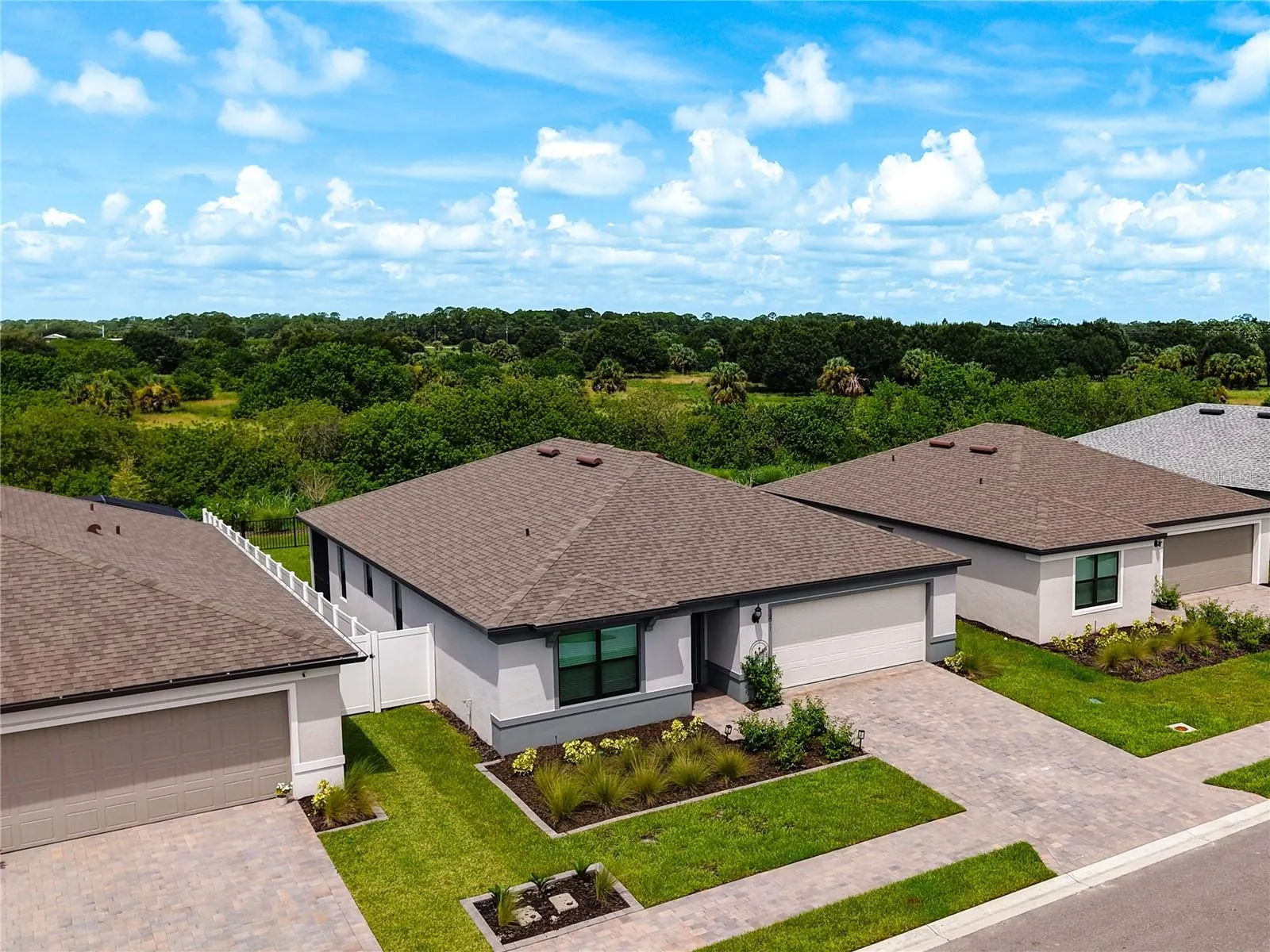 1211 CALOOSA COVE DR