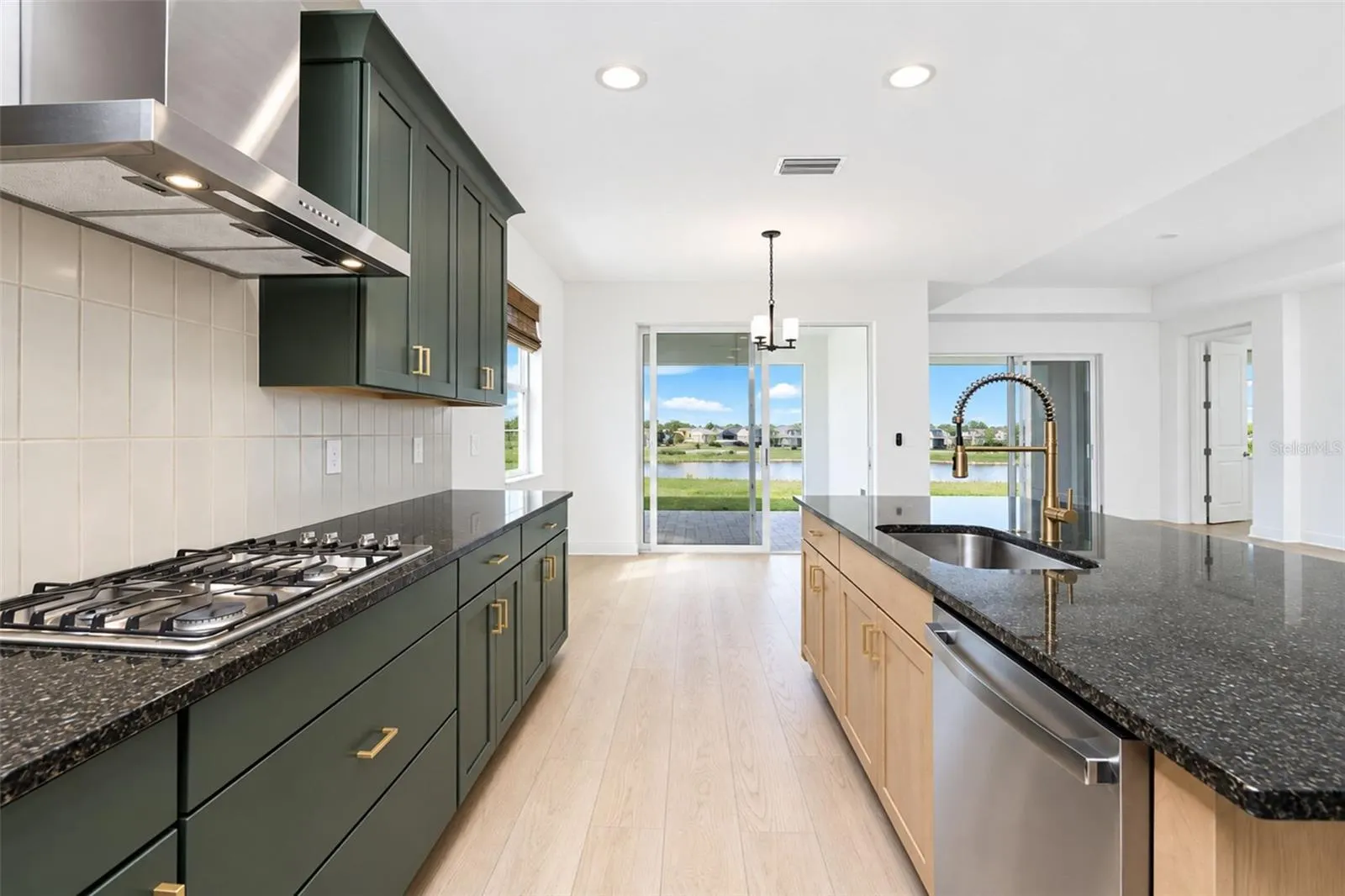 237 VISTERA BLVD