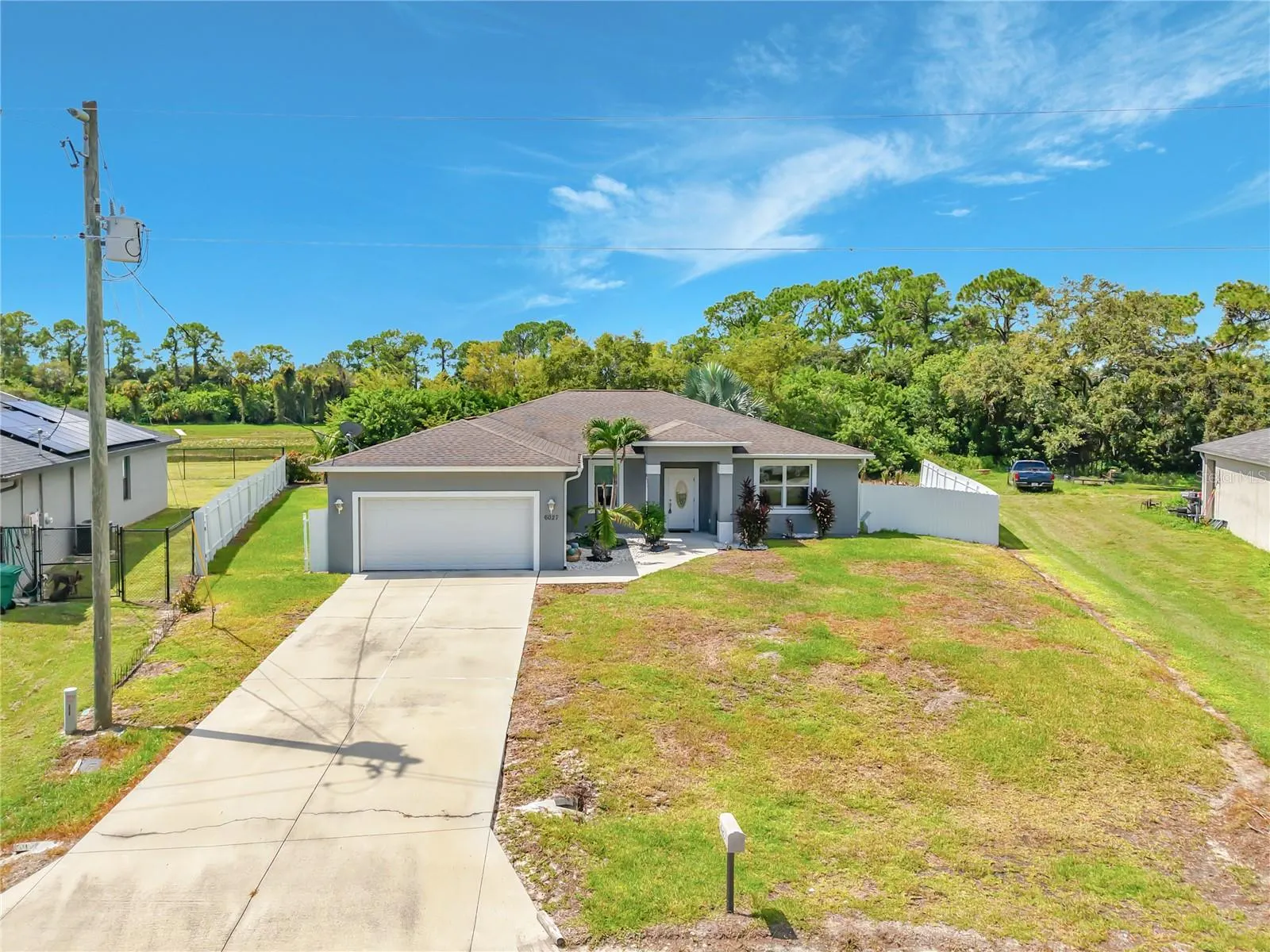 6027 ACORN CIR