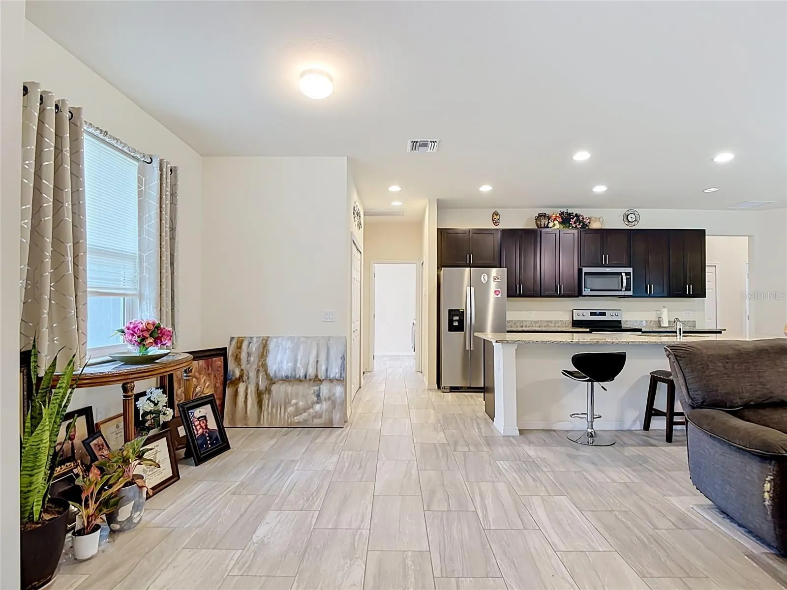 6027 ACORN CIR