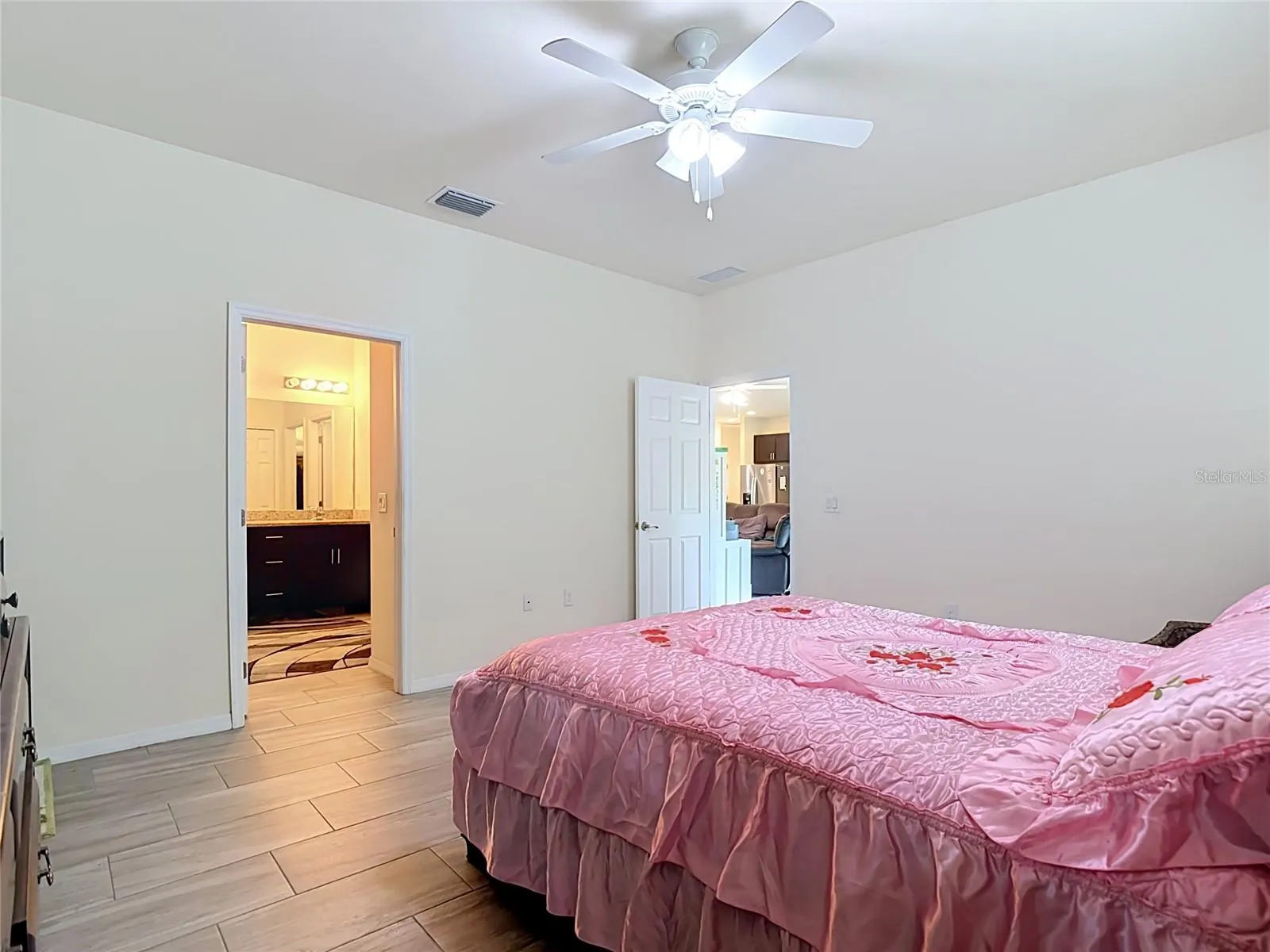 6027 ACORN CIR