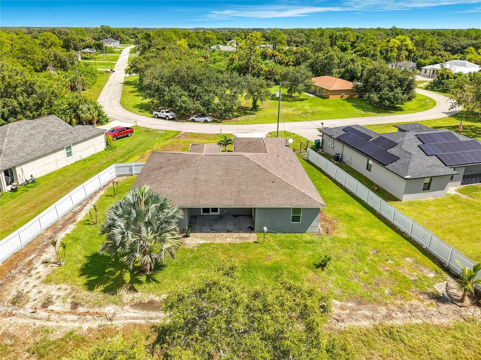 6027 ACORN CIR