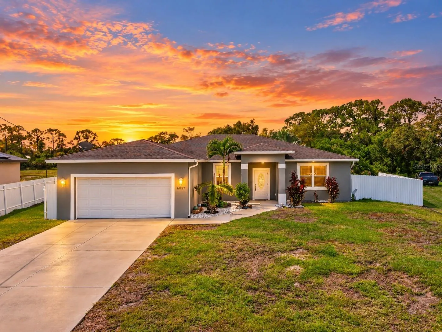 6027 ACORN CIR