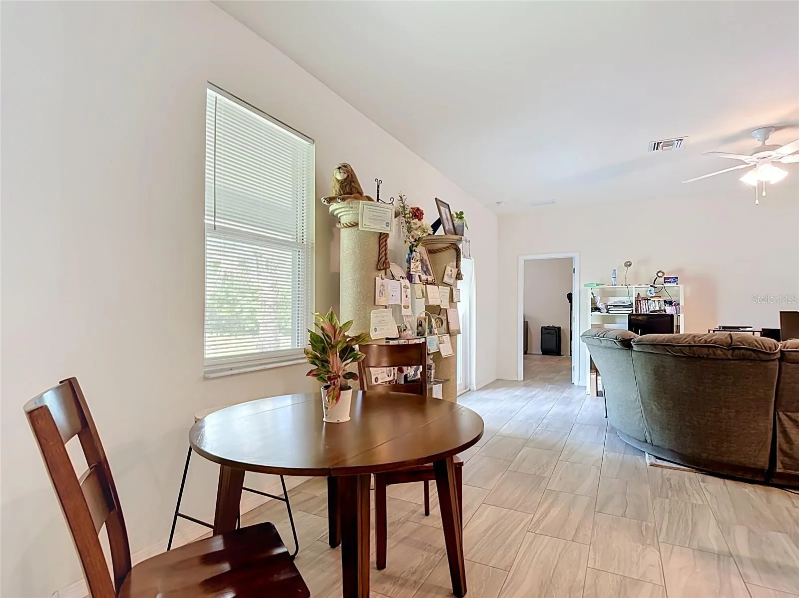 6027 ACORN CIR