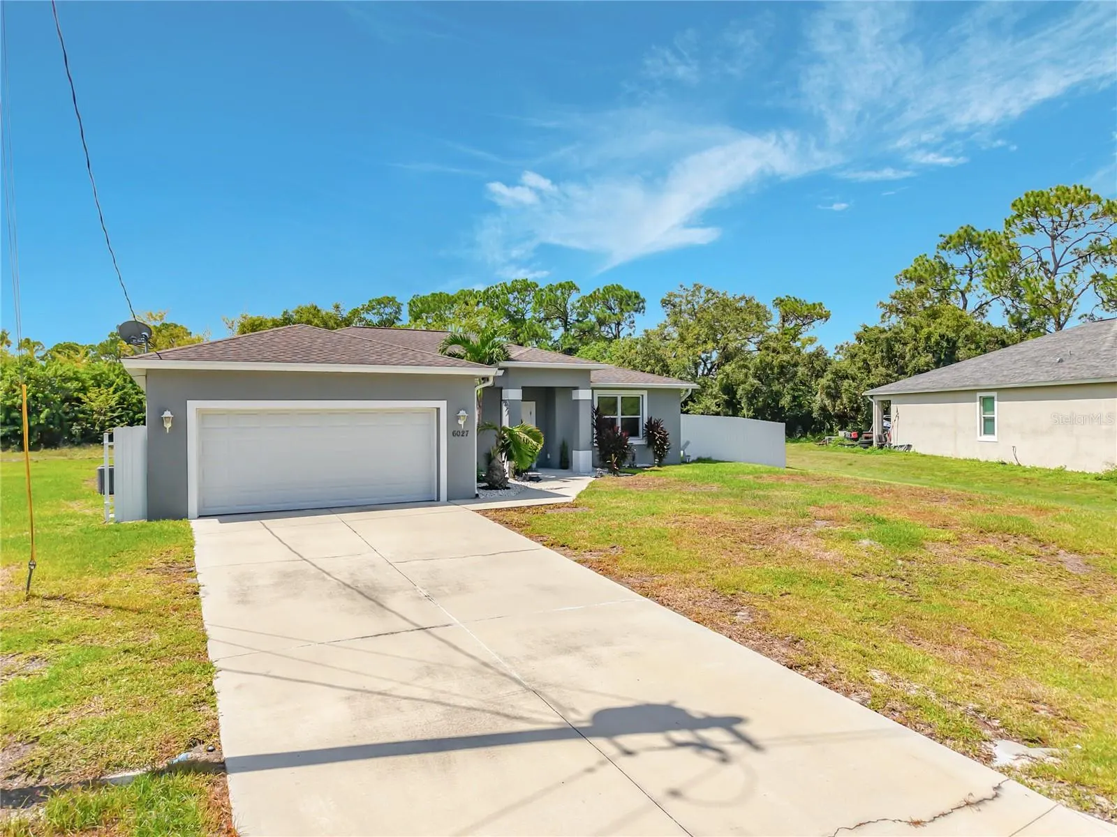 6027 ACORN CIR