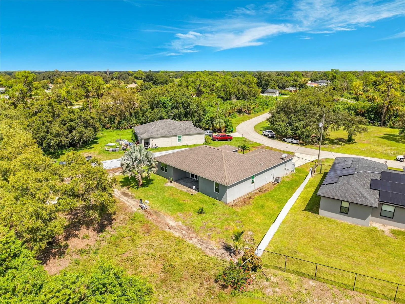 6027 ACORN CIR