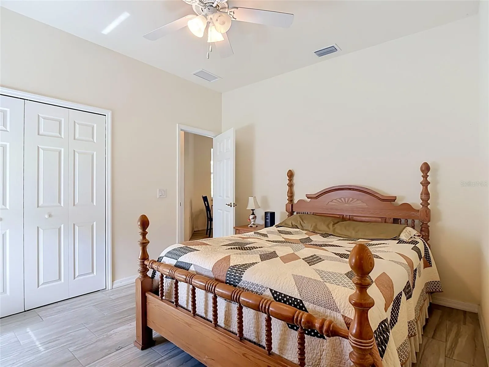 6027 ACORN CIR