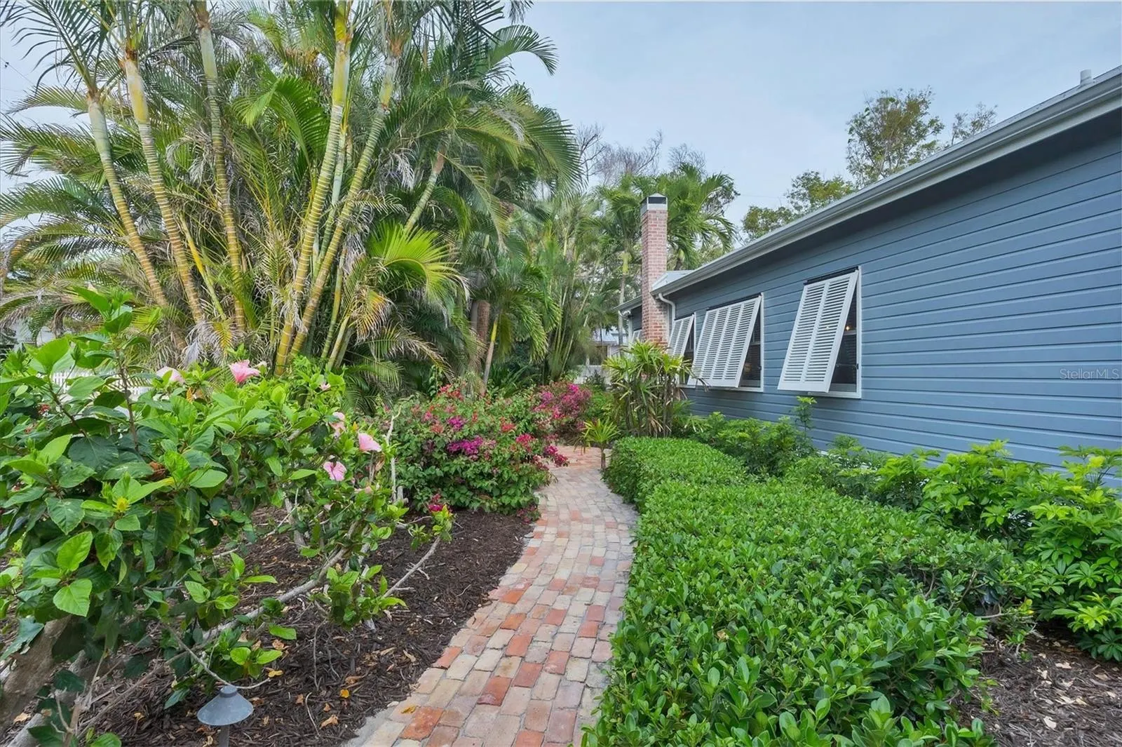 291 PALM AVE