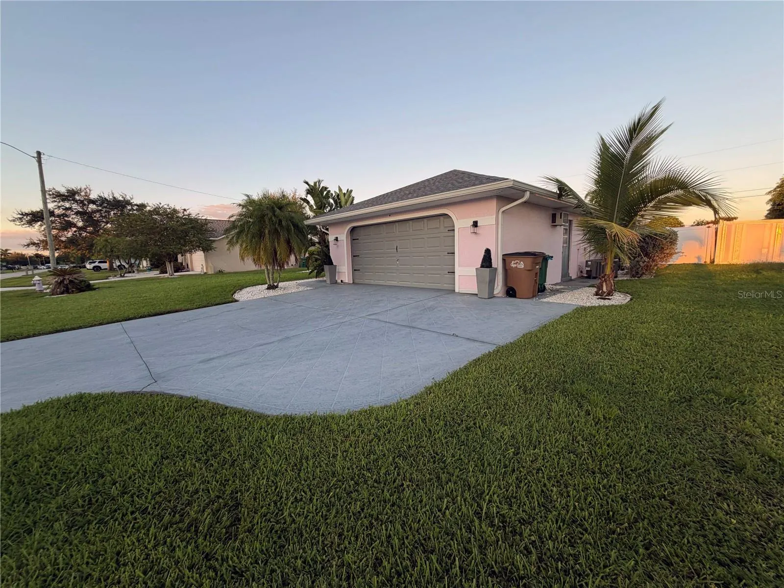 1943 SE 8TH PL