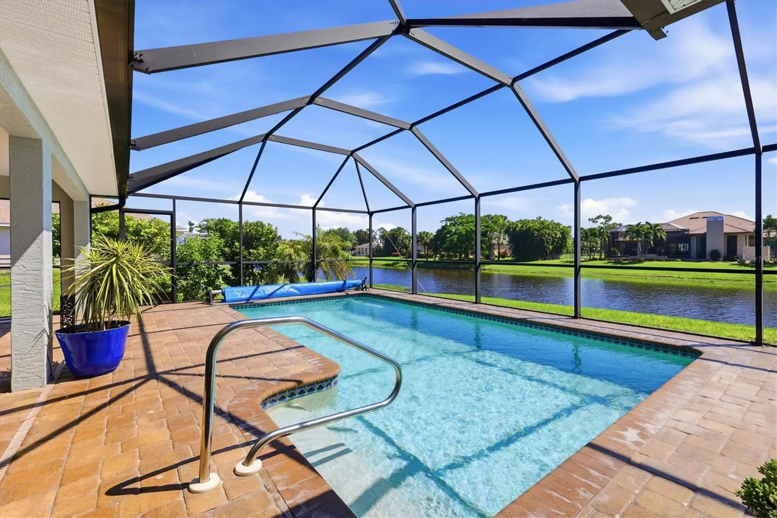 1087 ROTONDA CIR