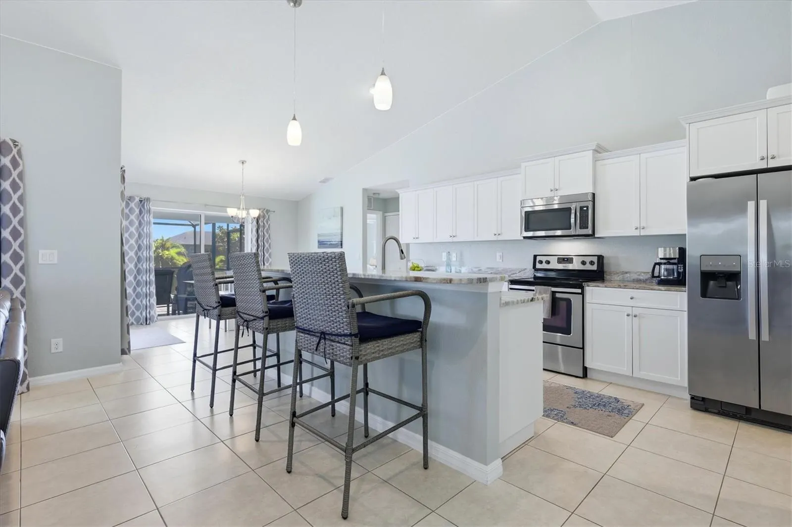 1087 ROTONDA CIR