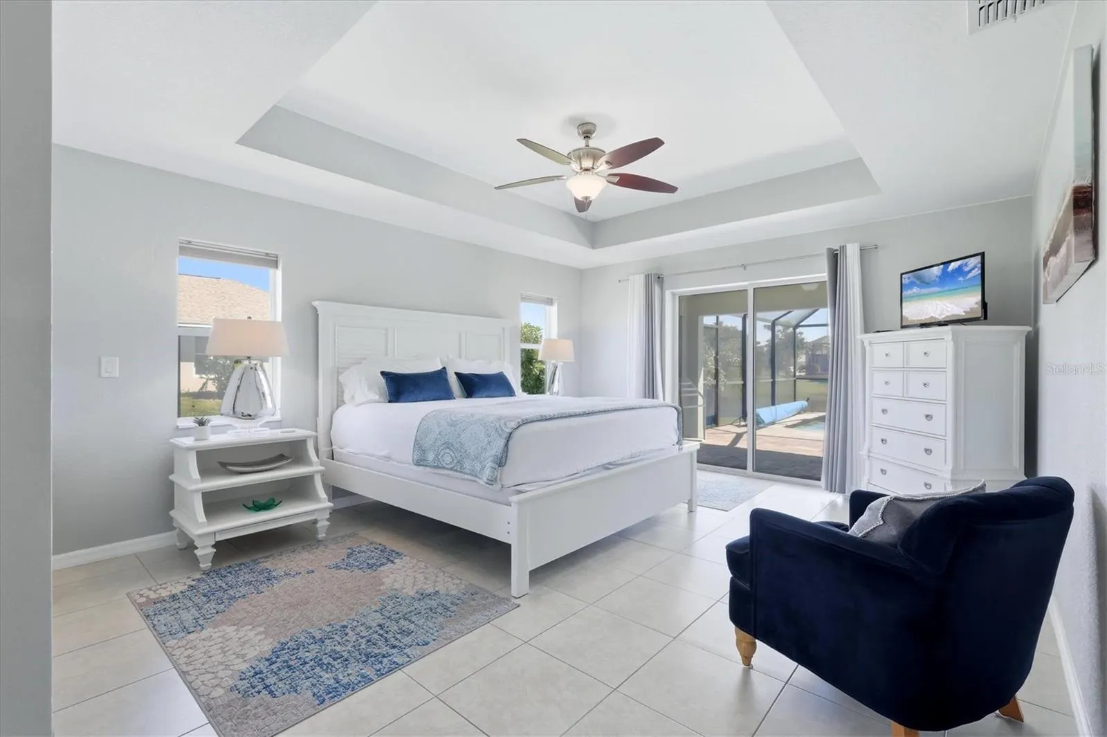 1087 ROTONDA CIR