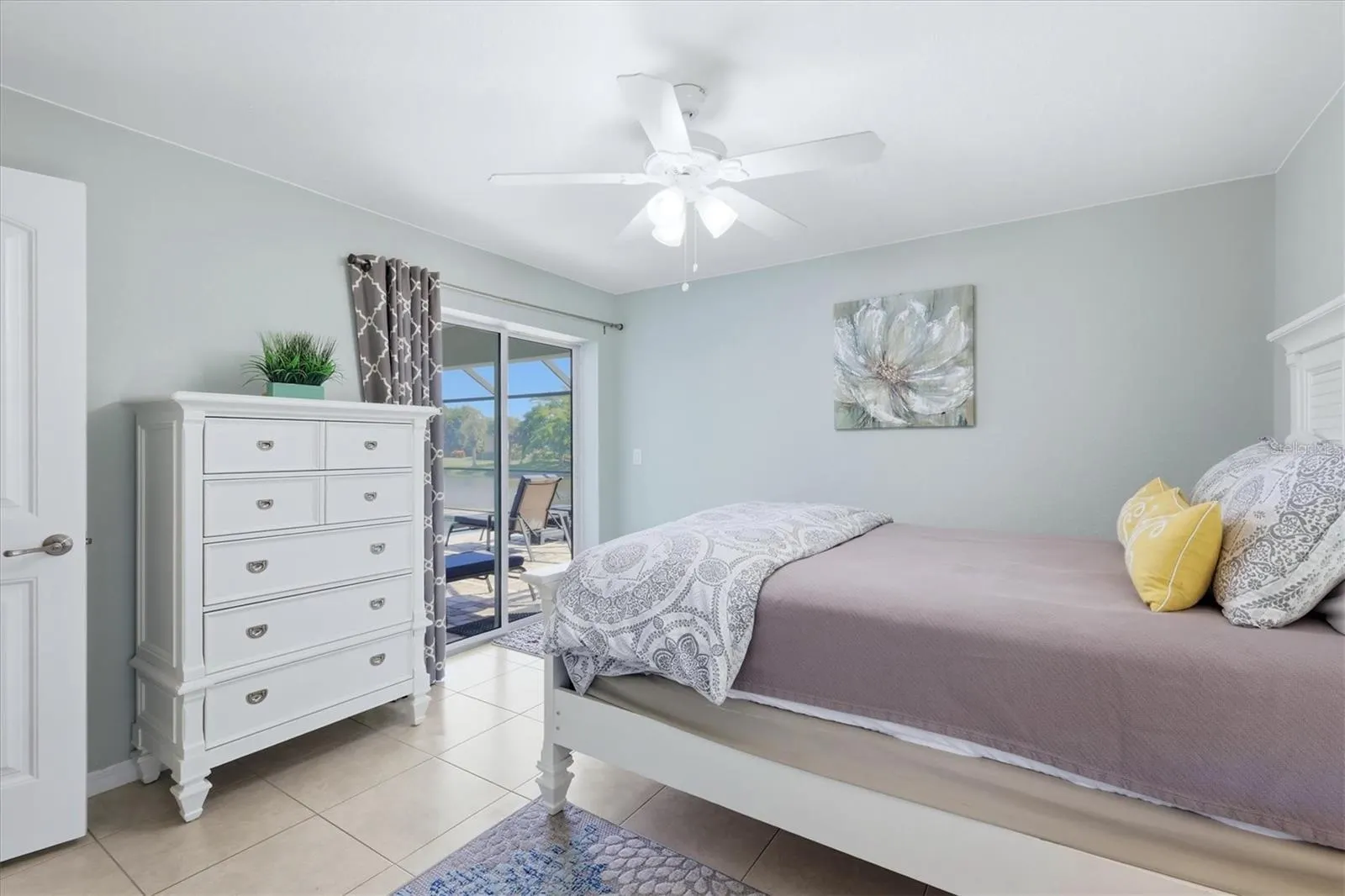 1087 ROTONDA CIR