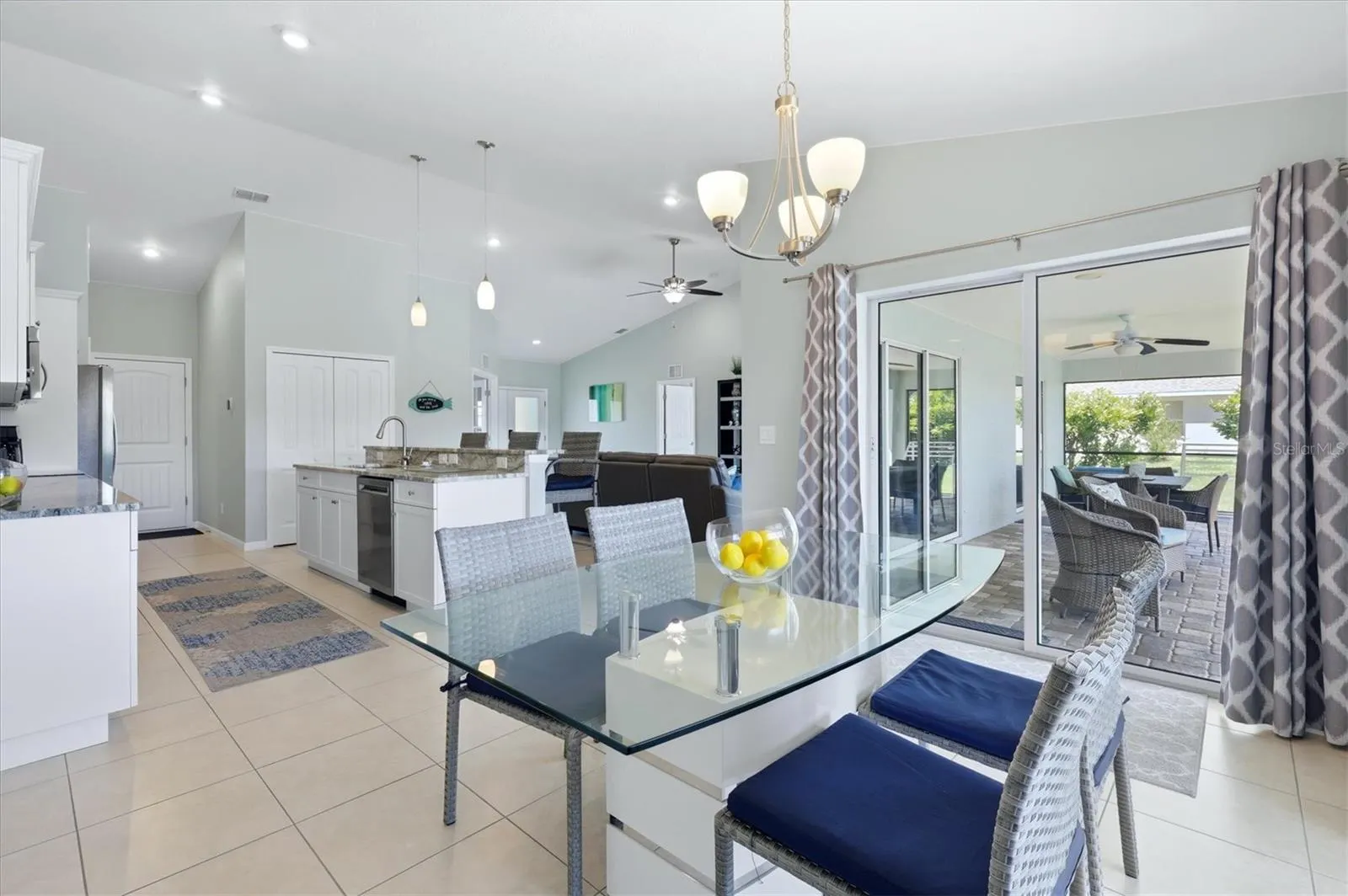 1087 ROTONDA CIR