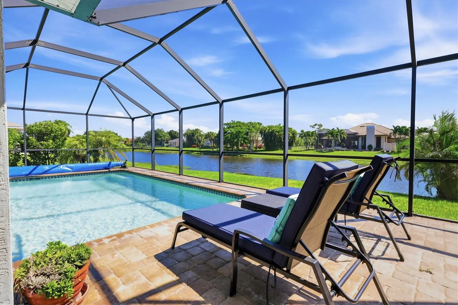 1087 ROTONDA CIR