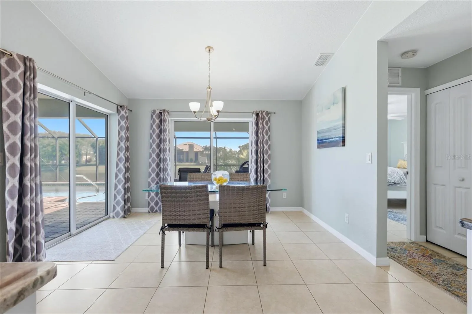 1087 ROTONDA CIR