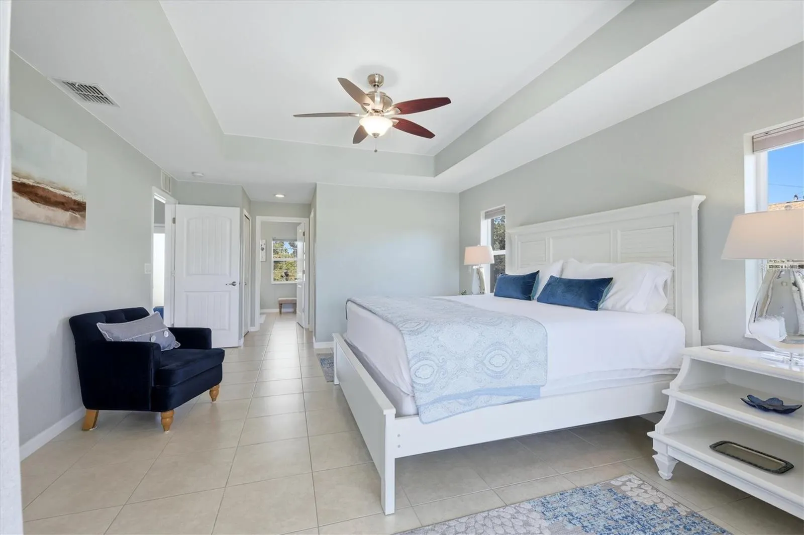 1087 ROTONDA CIR