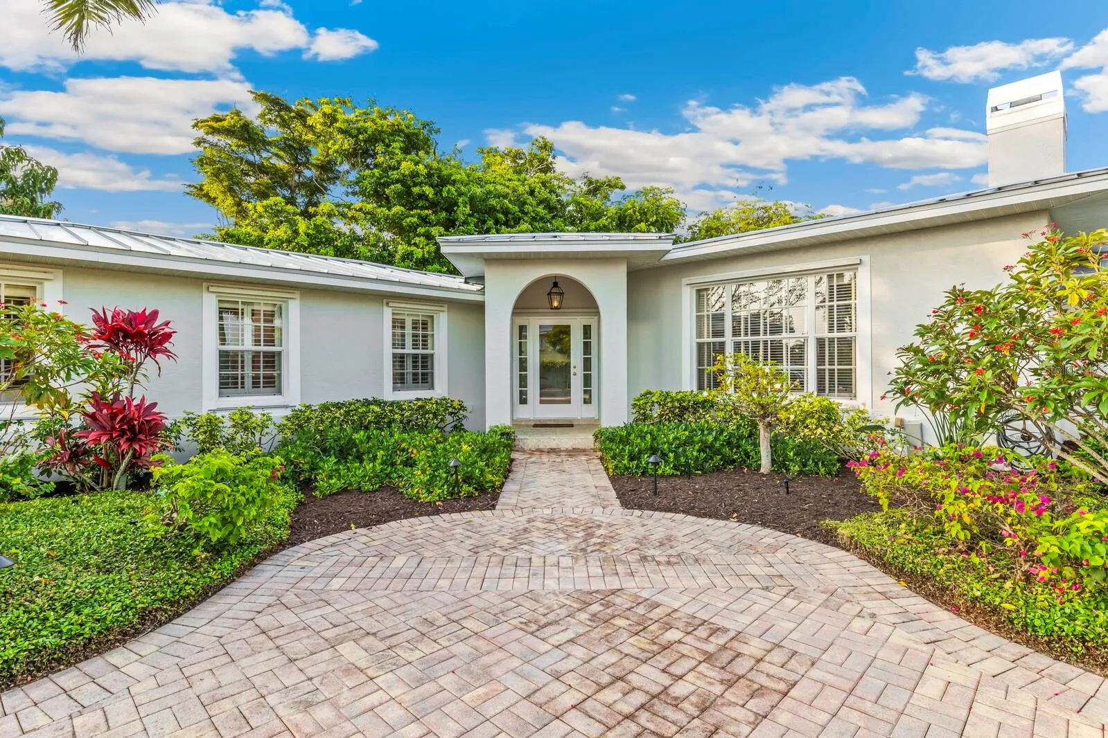 252 WATERWAYS AVE