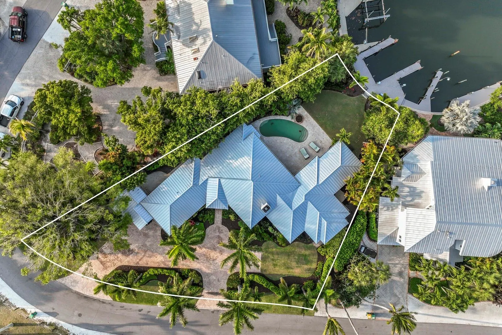 252 WATERWAYS AVE