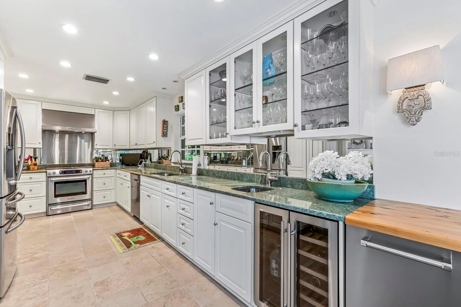 252 WATERWAYS AVE