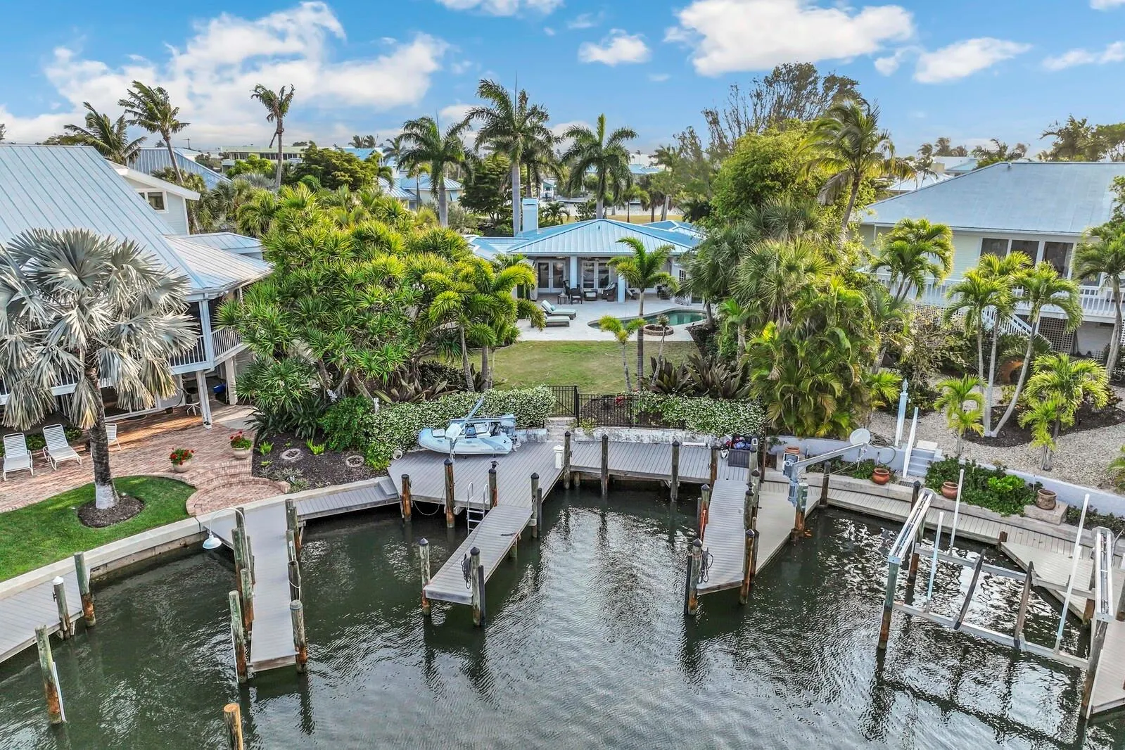 252 WATERWAYS AVE