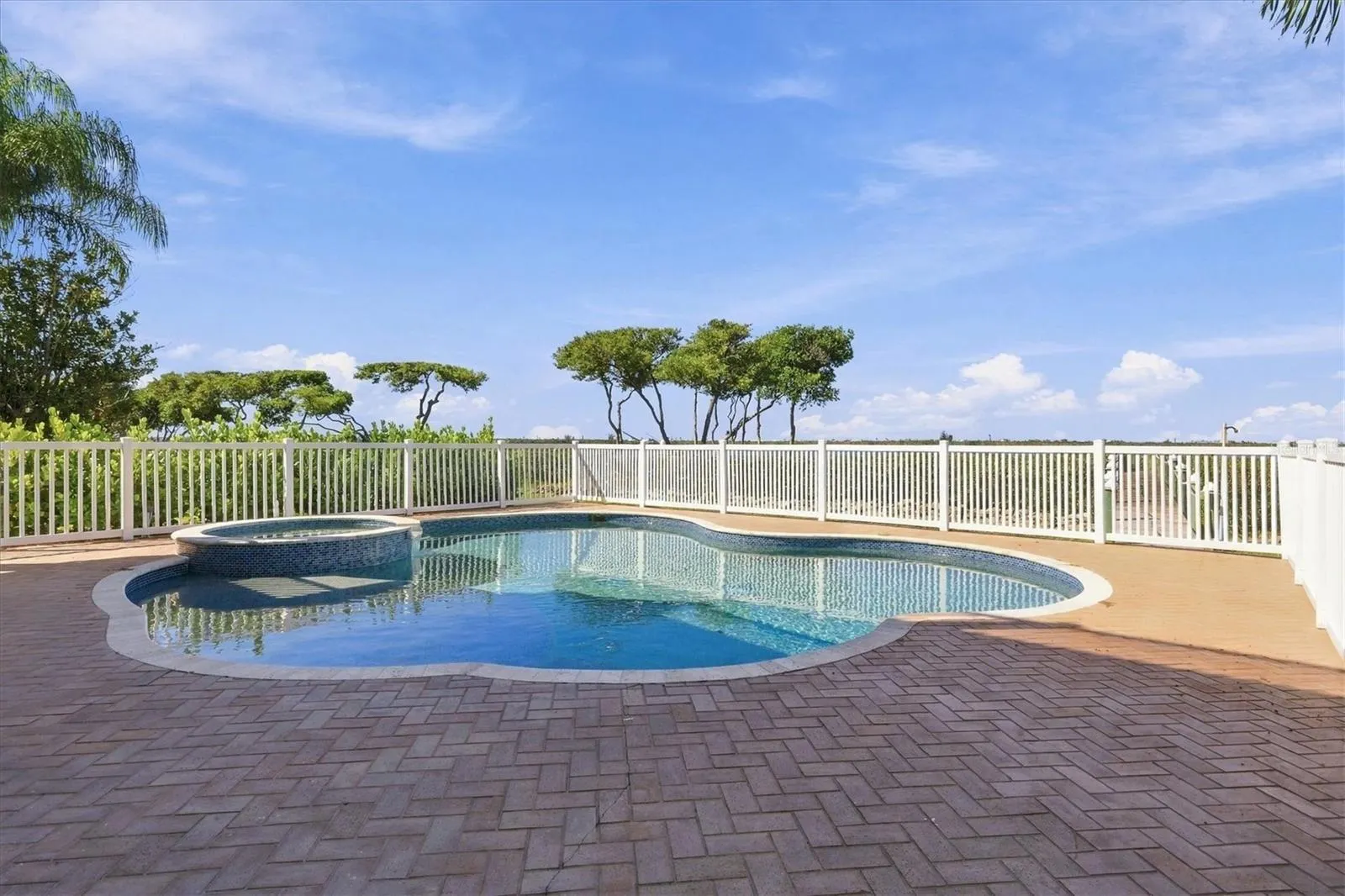 9781 EAGLE PRESERVE DR